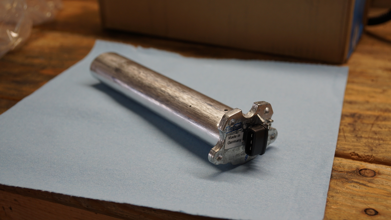 The new fuel level sending unit. A pricey thing!